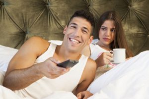 Der Fernseher im Schlafzimmer verringert die Lust