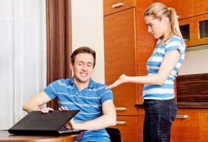 © Piotr Marcinski - Fotolia.com Internetpornos zerstören die Beziehung