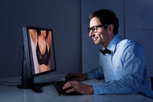 © Andrey Popov - Fotolia.com Pornos gucken macht Männer glücklich