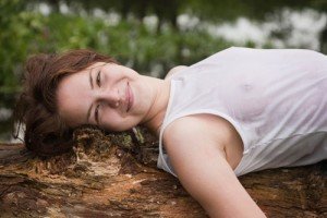 © JackF - Fotolia.com Brustwarzen abkleben oder zeigen?