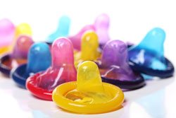 © Sergejs Rahunoks - Fotolia.com Es gibt enorm viele verschiedene Kondome